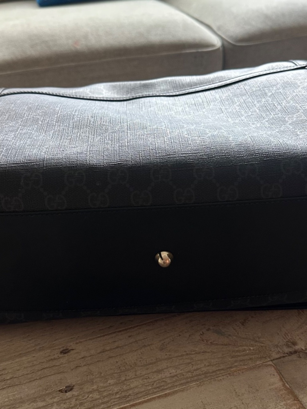 Gucci supreme diaper bag in black - Picture 3 of 5